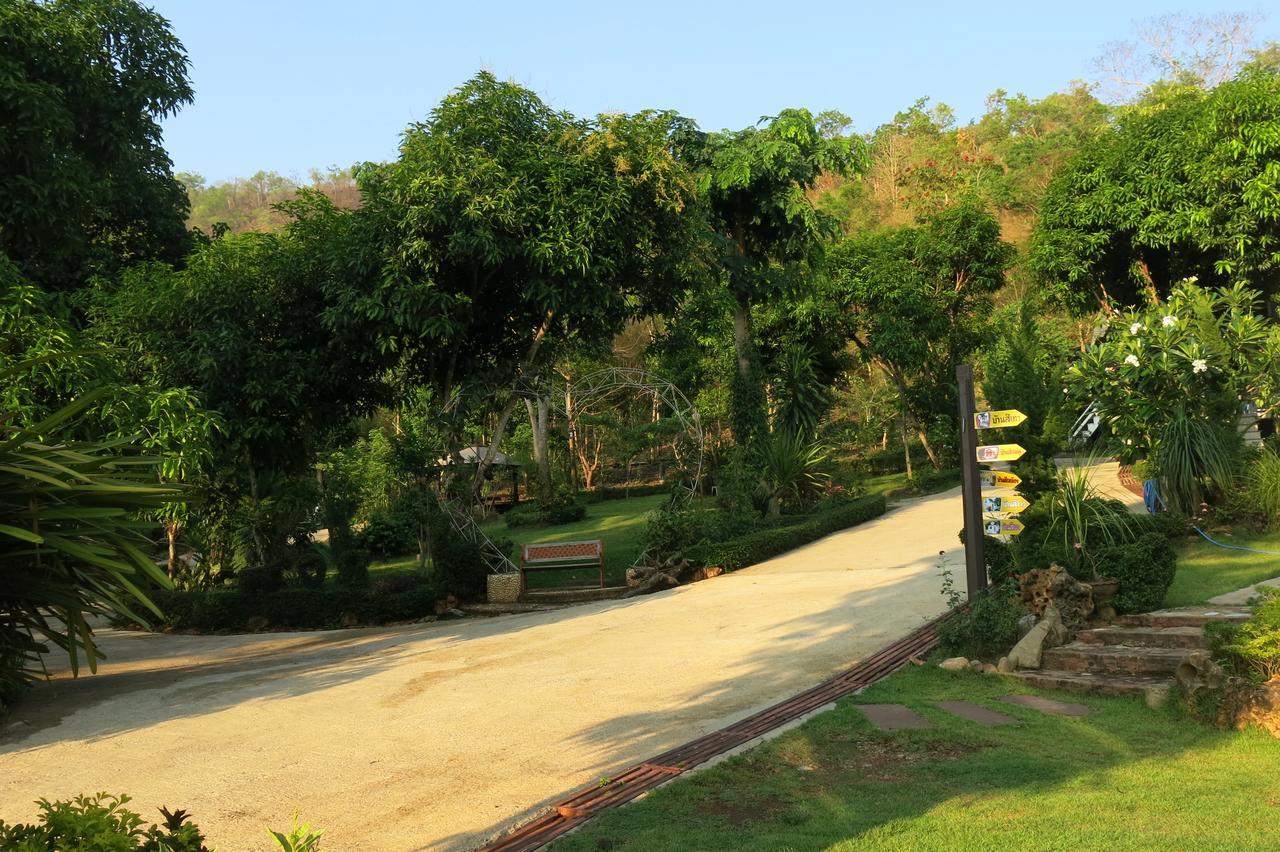 Suriyan Villa Kanchanaburi Exterior photo